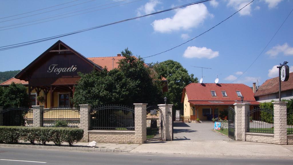 Szent Istvan Fogado Hotel Nagymaros Exterior foto
