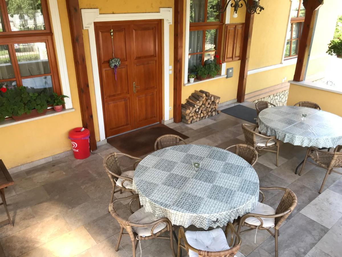 Szent Istvan Fogado Hotel Nagymaros Exterior foto